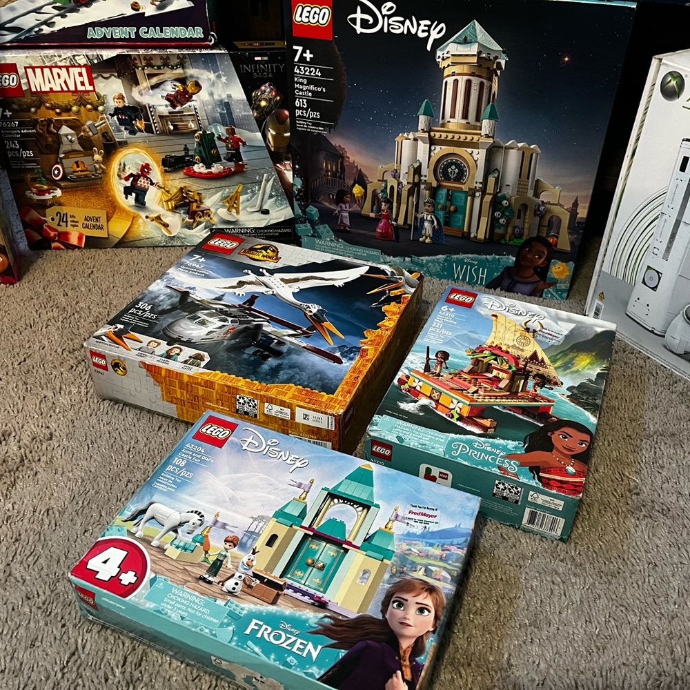 Legos - Picture 4 of 5